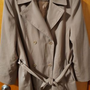 Ladies khaki London fog 3/4 trench